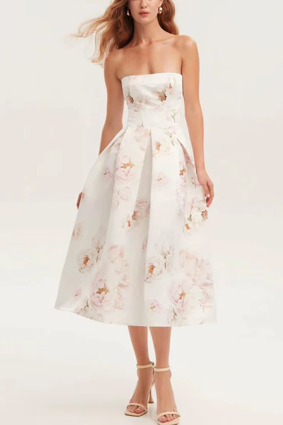 sachin and babi light blue dress Kate Middleton Ivory Evening Dress at Claridge