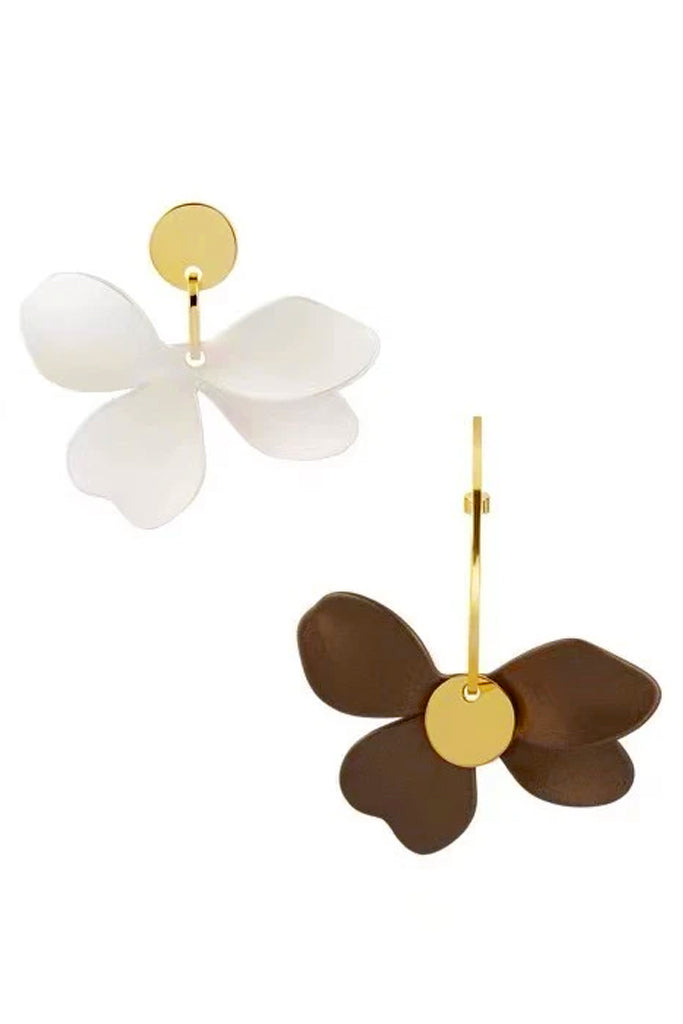 Virgeto Asymmetric Flower Earrings