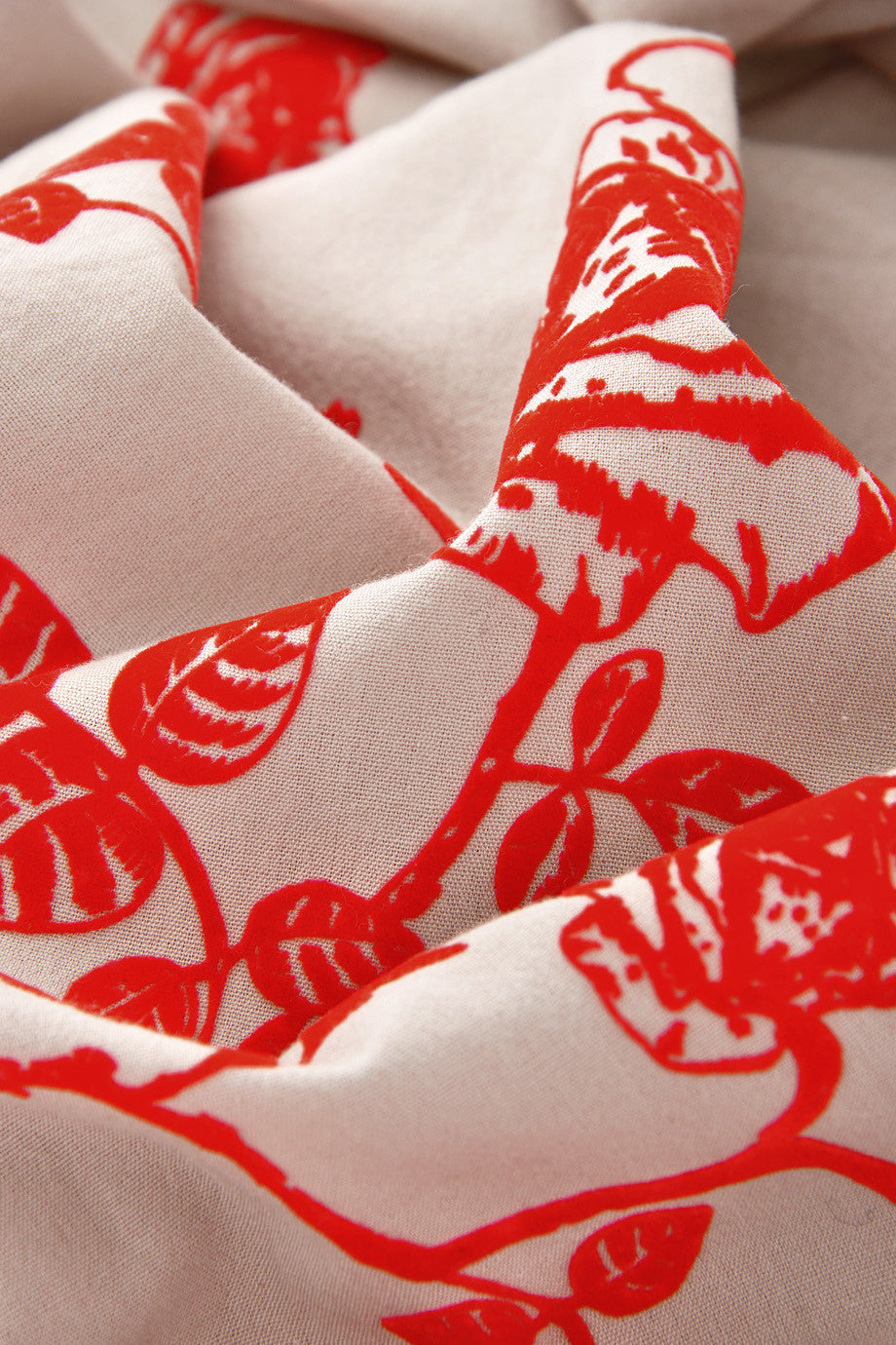 ROSES Beige Scarf with patterns